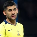 Kapitán Cristian Romero je späť v Tottenhame, kde bude čeliť Newcastlu po tom, čo dostal žltú kartu v Premier League