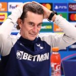 Šéf Tottenhamu Hotspur Thomas Frank musí urobiť niekoľko rozhodnutí o výbere na zápas Ligy majstrov proti Slavii Praha