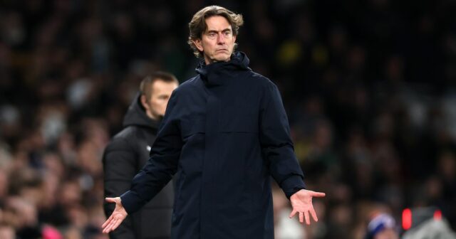 Thomas Frank si musí vybrať svoj tím Tottenham Hotspur, aby sa v utorok večer postavil Newcastlu United v Premier League