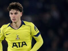 Tottenham predpovedal tím vs Nottingham Forest – Dve zmeny v dôsledku rozhodnutia Archieho Graya Archie Gray v akcii počas zápasu Ligy majstrov UEFA medzi Parížom Saint Germain a Tottenhamom Hotspur v Parc des Princes