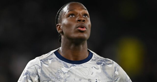 Tottenham sa dohodol na dohode s Wonderkid, ktorý má byť Talentovaný 17-ročný stredný obranca Jun'ai Byfield podpísal svoju prvú profesionálnu zmluvu za Tottenham Hotspur