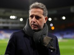 Tottenham sa pripravil na prístup z Fiorentiny pre športového riaditeľa Fabia Paraticiho Fiorentina očakáva, že sa k nim pripojí Fabio Paratici ako ich nový futbalový riaditeľ a plánuje sa priblížiť k Tottenhamu (na obrázku v januári 2023)