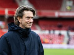 Tottenham „povedal, že zaplatí 70 miliónov libier“ za gólový stroj, keďže klub očakáva, že ponuky prídu v priebehu niekoľkých dní Manažér Tottenhamu Thomas Frank sa pozerá pred zápasom Premier League proti Nottinghamu Forest