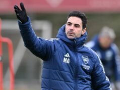 Traja kľúčoví hráči Arsenalu chýbali na tréningu, keďže štyri mladé hviezdy posilnili čísla Mikel Arteta