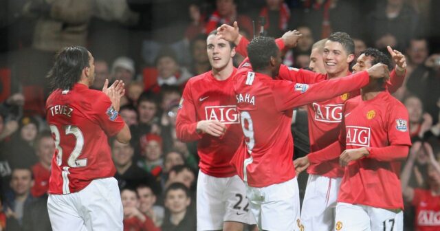 Louis Saha sa rozcvičuje v Manchestri United