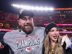 Travis Kelce odhaľuje najlepší darček, aký kedy kúpil Taylor Swift, keď sa hviezda Chiefs pripravuje na hru na Vianoce Travis Kelce prezradil, že kúpil krájač chleba pre svoju teraz už snúbenicu Taylor Swift