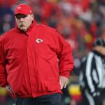 Hlavný tréner Andy Reid vydal vzdorovitú správu medzi výzvami, aby bol prepustený