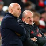 Tréner Liverpoolu zdržanlivý Arne Slotom ako hviezda oslavuje sám | Futbal | Šport