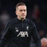 Tréner Liverpoolu „platil cenu“ za hororový začiatok, pretože Reds vedia, že Slotov tím je „najmenej dvoch hráčov menej“