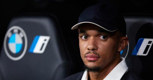 Trent Alexander-Arnold podporuje Mo Salaha ako bývalá hviezda Liverpoolu, ktorá Trent Alexander Arnold z Realu Madrid