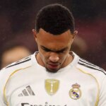 Trent Alexander-Arnold z Realu Madrid vyzerá skľúčene po porážke tímu v zápase MD4 fázy Ligy majstrov UEFA 2025/26 medzi Liverpoolom FC a Realom Madrid
