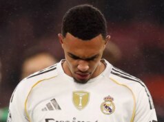 Trent Alexander-Arnold roztrhaný španielskymi médiami po prvej asistencii Realu Madrid Trent Alexander-Arnold z Realu Madrid vyzerá skľúčene po porážke tímu v zápase MD4 fázy Ligy majstrov UEFA 2025/26 medzi Liverpoolom FC a Realom Madrid