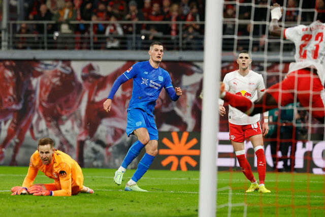 ⏰ Tri góly za deväť minút, zápas o vrchol Bundesligy ožíva
