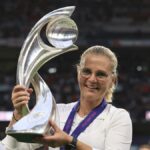 Trojnásobná trénerka žien, ktorá vyhrala EURO, Sarina Wiegman, udelila čestné ocenenie