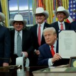 Trump ocenil hokejový tím USA „Miracle on Ice“.