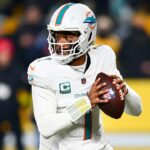 Tua Tagovailoa reaguje na to, že ju delfíny posadia na lavicu, s pochybnosťami o budúcnosti