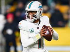 Tua Tagovailoa reaguje na to, že ju delfíny posadia na lavicu, s pochybnosťami o budúcnosti Tua Tagovailoa reaguje na to, že ju delfíny posadia na lavicu, s pochybnosťami o budúcnosti