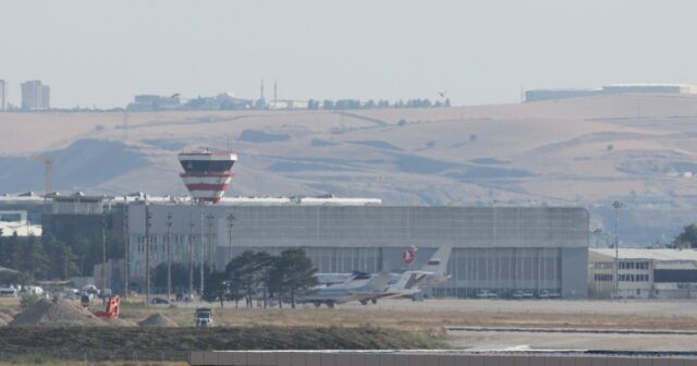 Turkiye hovorí, že došlo k strate kontaktu s prúdovým lietadlom Turkiye hovorí, že došlo k strate kontaktu s prúdovým lietadlom s veliteľom líbyjskej armády nad Ankarou Správy z letectva