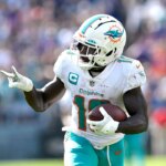 Tyreek Hill zverejnil záhadný gif po lavičke Dolphins Tua Tagovailoa