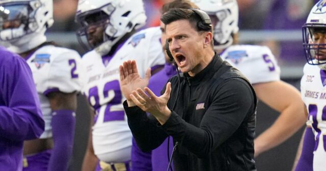 UCLA oficiálne najíma Boba Chesneyho, ale kto sa k nemu pridá?
