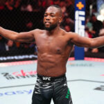 LAS VEGAS, NEVADA - 1. MAREC: (LR) Manel Kape z Angoly udrel Asu Almabajeva z Kazachstanu v zápase mušej váhy počas podujatia UFC Fight Night na UFC APEX 1. marca 2025 v Las Vegas, Nevada. (Foto: Jeff Bottari/Zuffa LLC)