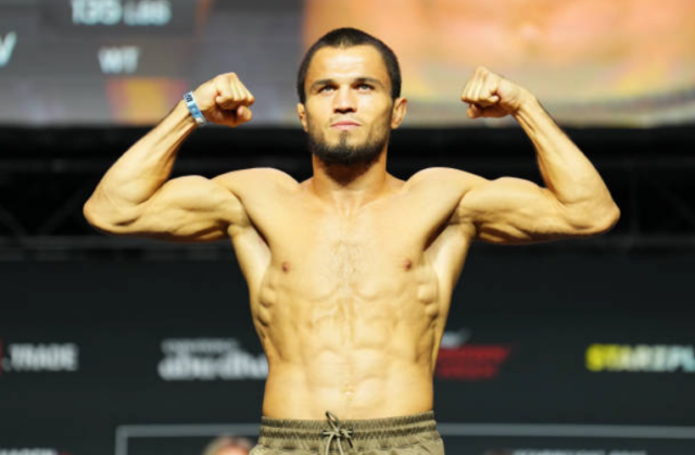 Usman Nurmagomedov dúfa, že brat Umar sa v Abú Zabí Download app from appStore