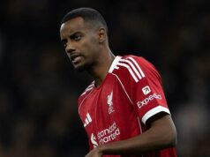 Útočníkovi Liverpoolu Isakovi operovali zlomeninu nohy Útočníkovi Liverpoolu Isakovi operovali zlomeninu nohy