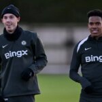 Cole Palmer a Estevao Willian z Chelsea počas tréningu na Chelsea Training Ground 2. decembra 2025 v Cobhame v Anglicku