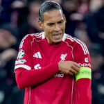 Van Dijk bizarne povedal, že by nemal byť kapitánom v porovnaní s urážlivým Fernandesom