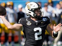 Vandy, Diego Pavia zaostávajú v zápase ReliaQuest Bowl vs Iowa Vandy, Diego Pavia zaostávajú v zápase ReliaQuest Bowl vs Iowa