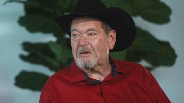 "Vaše šťastie sa minie" Kazuchika Okada zápasí s Jackom Perrym v programe Dynamite: Winter is Coming (Zdroj: AEW na YouTube)