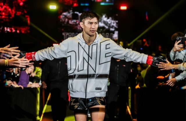 "Veľa ľudí mi povedalo, že nikdy nebudem dobrý v kickboxe." "Veľa ľudí mi povedalo, že nikdy nebudem dobrý v kickboxe."