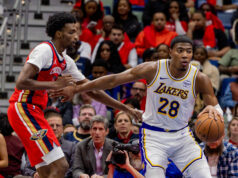 Veľká aktualizácia v prenasledovaní Herberta Jonesa v Lakers, pretože potreba prémiového obrancu sa zintenzívňuje logo pochodového šialenstva