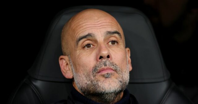 Pep Guardiola stále čaká na konečný verdikt nad 115 zverencami svojho klubu