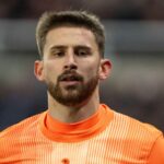 Vicario odchádza bližšie, pretože agent vie, že „psychodramatická sezóna“ môže byť jeho poslednou