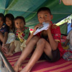 Video: Al-Džazíra správy z kambodžského vysídleného tábora | vláda