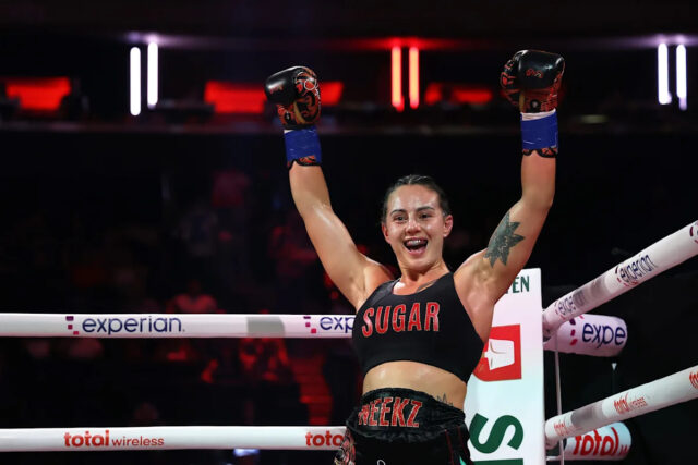 Video: Živý prenos predbežných kariet Jake Paul vs. Anthony Joshua Download app from appStore