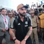 Virat Kohli sa stal davom na letisku v Bengaluru po ohromujúcich úderoch v Vijay Hazare Trophy 2025-26 (sledovať)