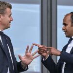 Športový riaditeľ Johan Lange a Vinai Venkatesham, výkonný riaditeľ Tottenhamu, zohrávajú svoju úlohu pri pretváraní klubu.