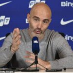 Tréner Chelsea Enzo Maresca zaradil mačku medzi holuby, keď po minulo sobotňajšom víťazstve nad Evertonom vyhlásil, že mu v klube chýba podpora.