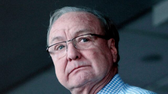 Vo veku 79 rokov zomrel bývalý majiteľ FC Liverpool, Texas Vo veku 79 rokov zomrel bývalý majiteľ FC Liverpool, Texas Rangers a Dallas Stars Tom Hicks