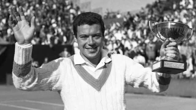 Vo veku 92 rokov zomrel taliansky tenisový velikán Pietrangeli Vo veku 92 rokov zomrel taliansky tenisový velikán Pietrangeli