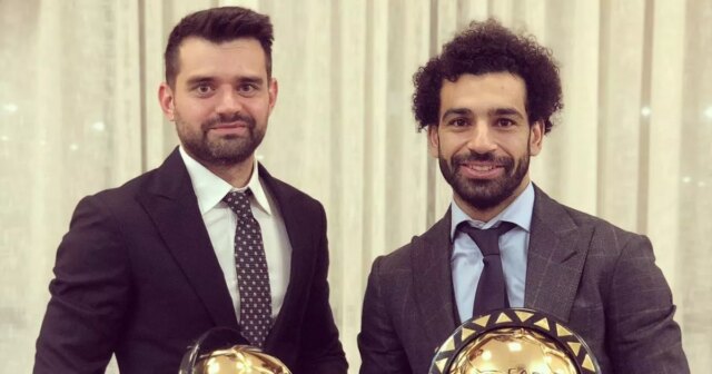 Vo vnútri vnútorného kruhu Mohameda Salaha sa obráti, keď sa Rammy Abbas Issa a Mohamed Salah stoja spolu