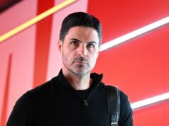 Vracajúce sa duo Arsenalu bolo spozorované s tímom v tímovom hoteli pred súbojom v Aston Ville Mikel Arteta