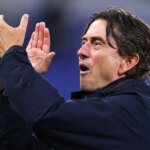 Thomas Frank, manažér Tottenhamu Hotspur, naplno oslavuje po zápase Premier League proti Evertonu