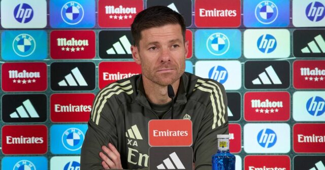 Xabi Alonso naznačuje návrat Liverpoolu s Arne Slotom, ktorý bude Xabi Alonso naznačuje návrat Liverpoolu s Arne Slotom, ktorý bude čeliť tlaku na padáka | Futbal | Šport