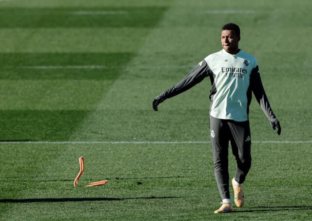 🚨Xabi získava Huijsena a Mbappého späť pre Vitoriu Download app from appStore