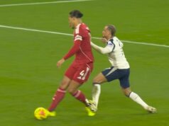 Xavi Simons posiela červenú kartu Virgilovi van Dijkovi fanúšikom Tottenhamu a Thomasovi Frankovi Xavi Simons sa ospravedlnil Virgilovi van Dijkovi a Tottenhamu po jeho červenej karte proti Liverpoolu
