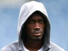 Yves Bissouma odhalil, že ho „zlomila“ 1 milión libier pred posledným disciplinárnym problémom Spurs Yves Bissouma sa pozerá