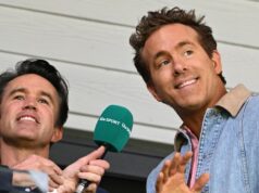 Za úžasnou presilovou hrou Ryana Reynoldsa a Roba Maca vo Wrexhame, ako obrovské kroky v hodnote 681 miliárd libier Spolumajitelia Wrexhamu Rob McElhenney a Ryan Reynolds na tribúne na Racecourse Ground